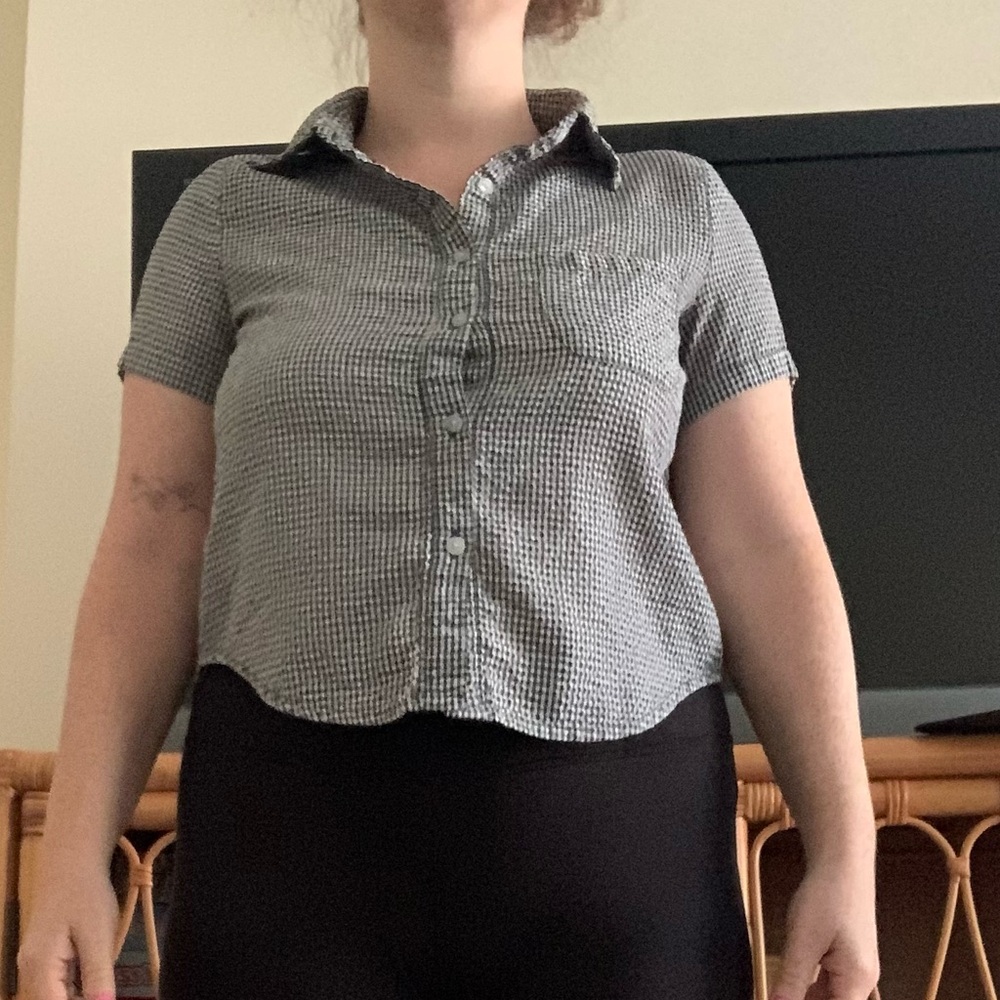 Brandy Melville gingham button down short sleeve blouse with chest pocket